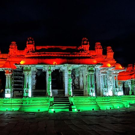Hotel Varsha Hampi Kültér fotó