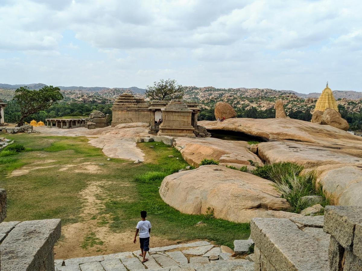 Hotel Varsha Hampi Kültér fotó