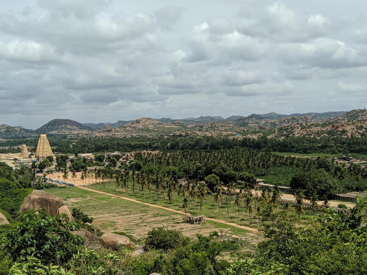 Hotel Varsha Hampi Kültér fotó