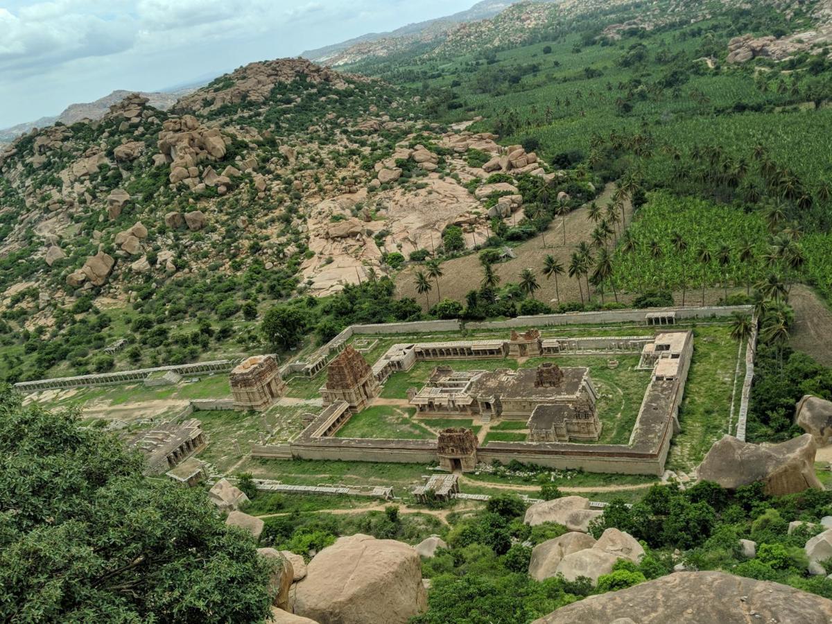 Hotel Varsha Hampi Kültér fotó