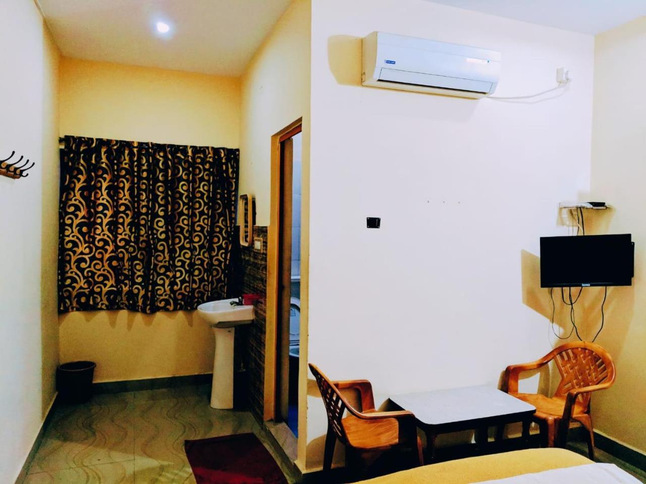 Hotel Varsha Hampi Kültér fotó