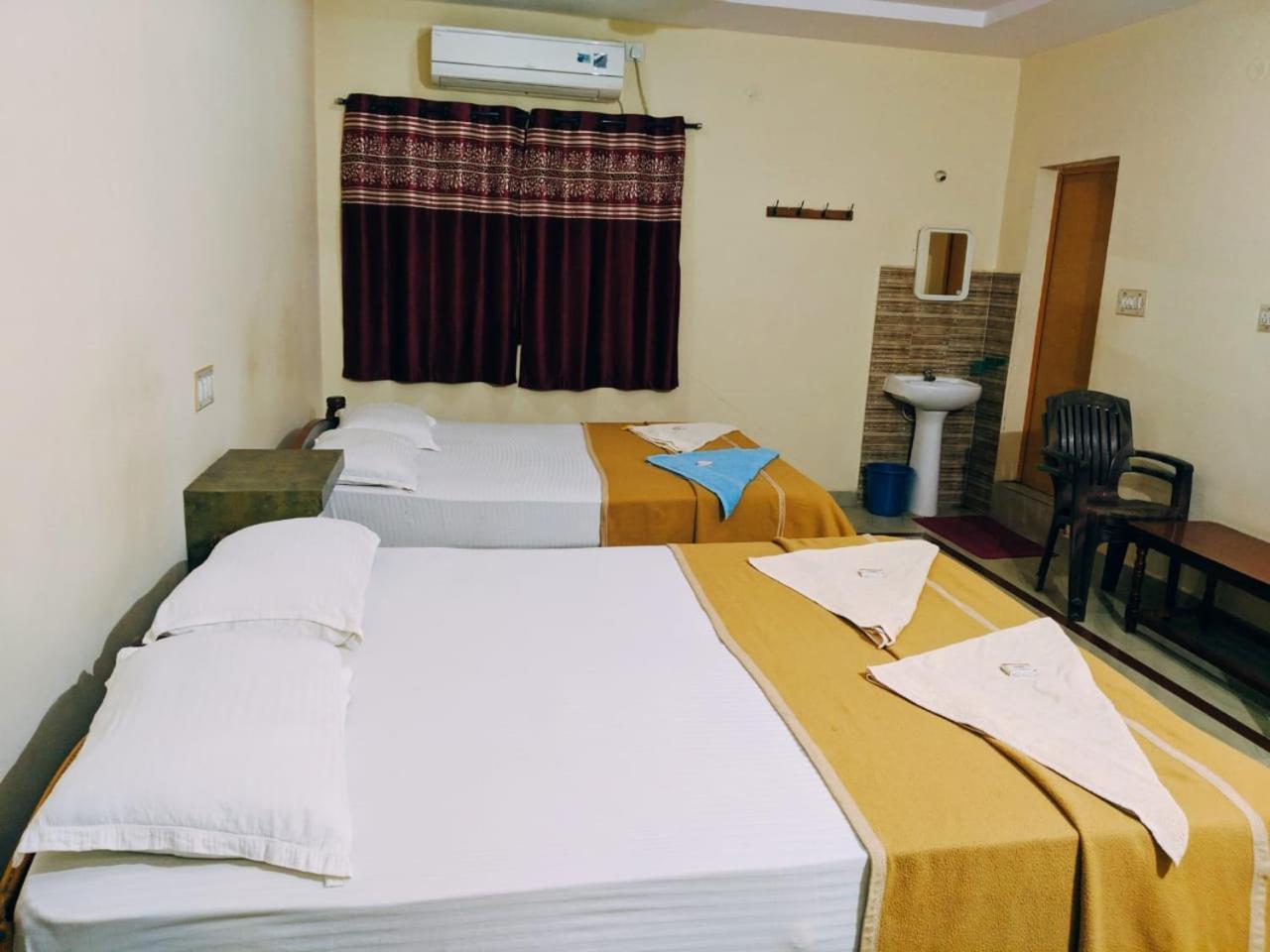 Hotel Varsha Hampi Kültér fotó