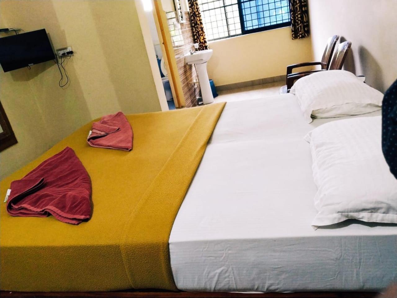 Hotel Varsha Hampi Kültér fotó