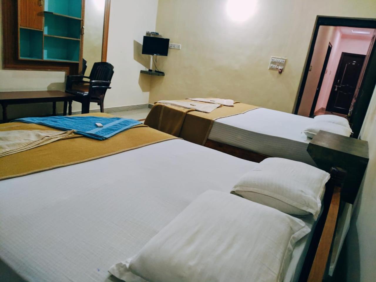 Hotel Varsha Hampi Kültér fotó