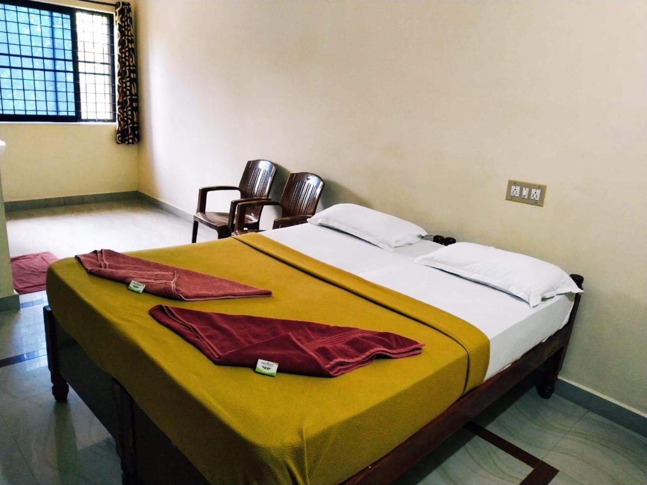 Hotel Varsha Hampi Kültér fotó