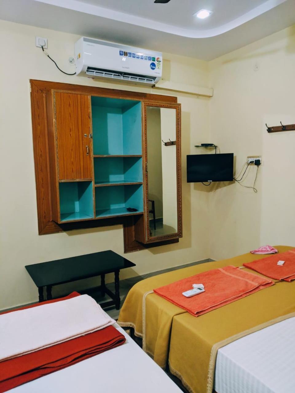 Hotel Varsha Hampi Kültér fotó