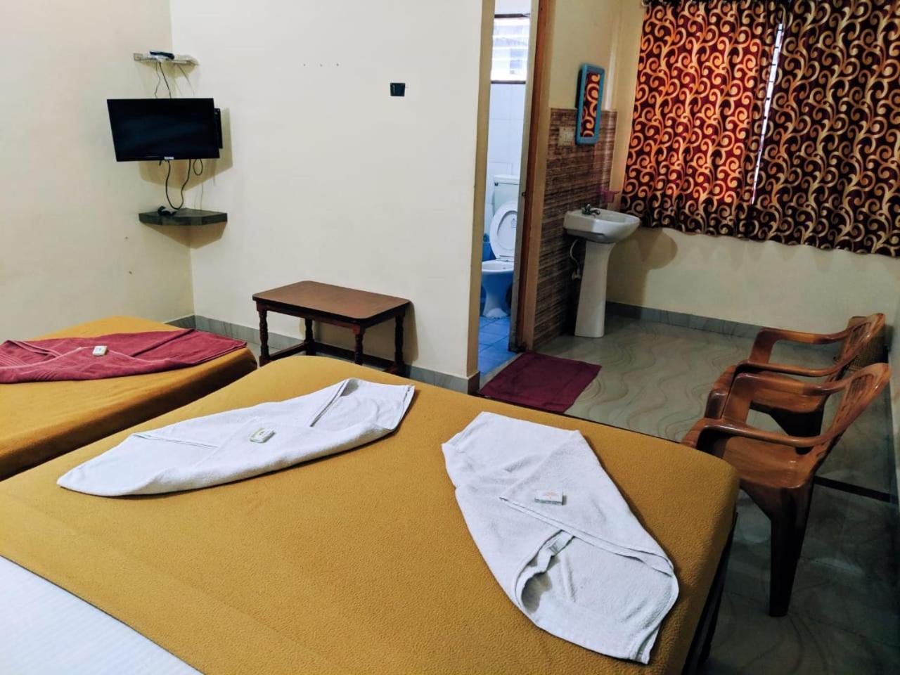 Hotel Varsha Hampi Kültér fotó