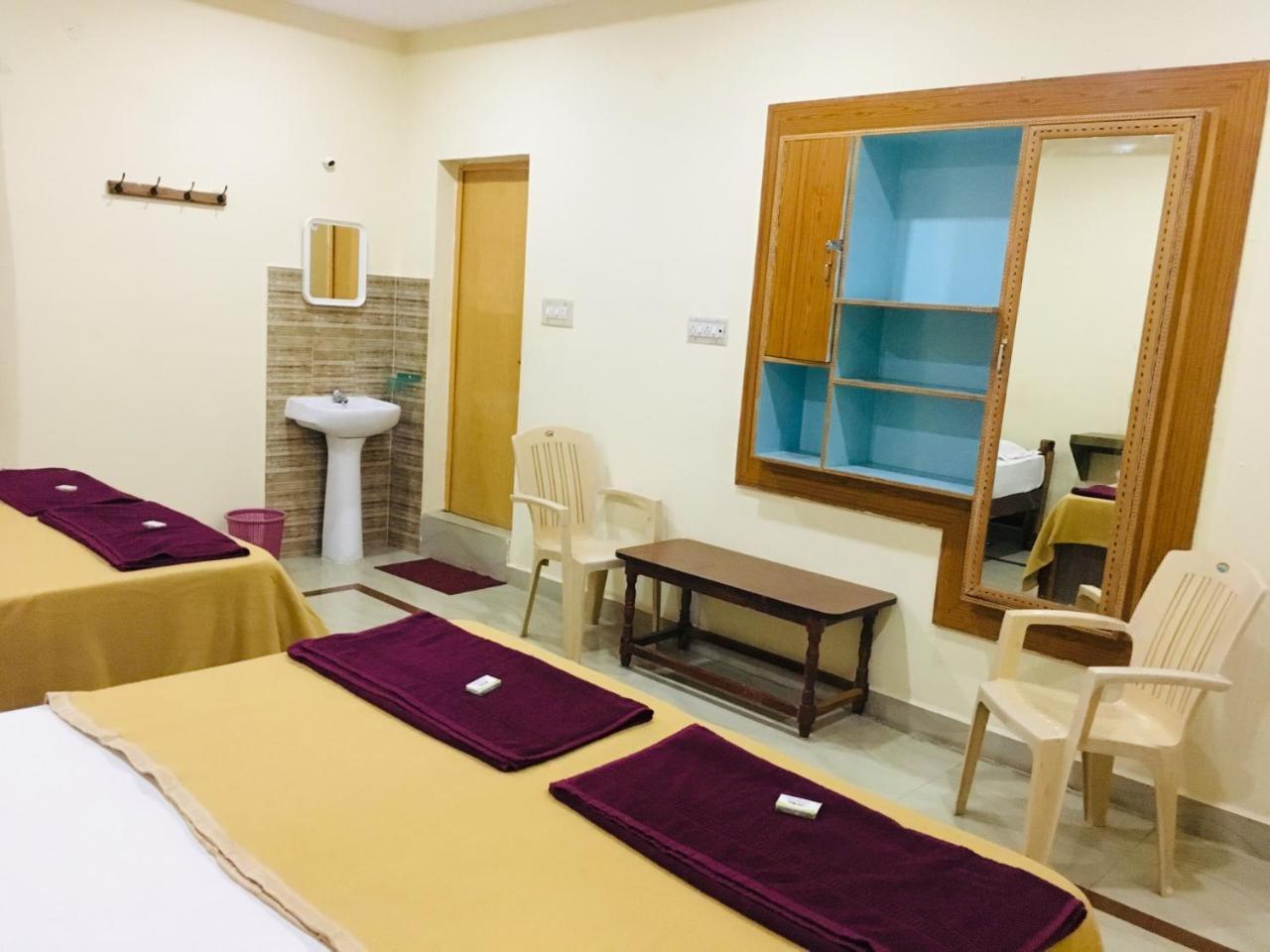 Hotel Varsha Hampi Kültér fotó