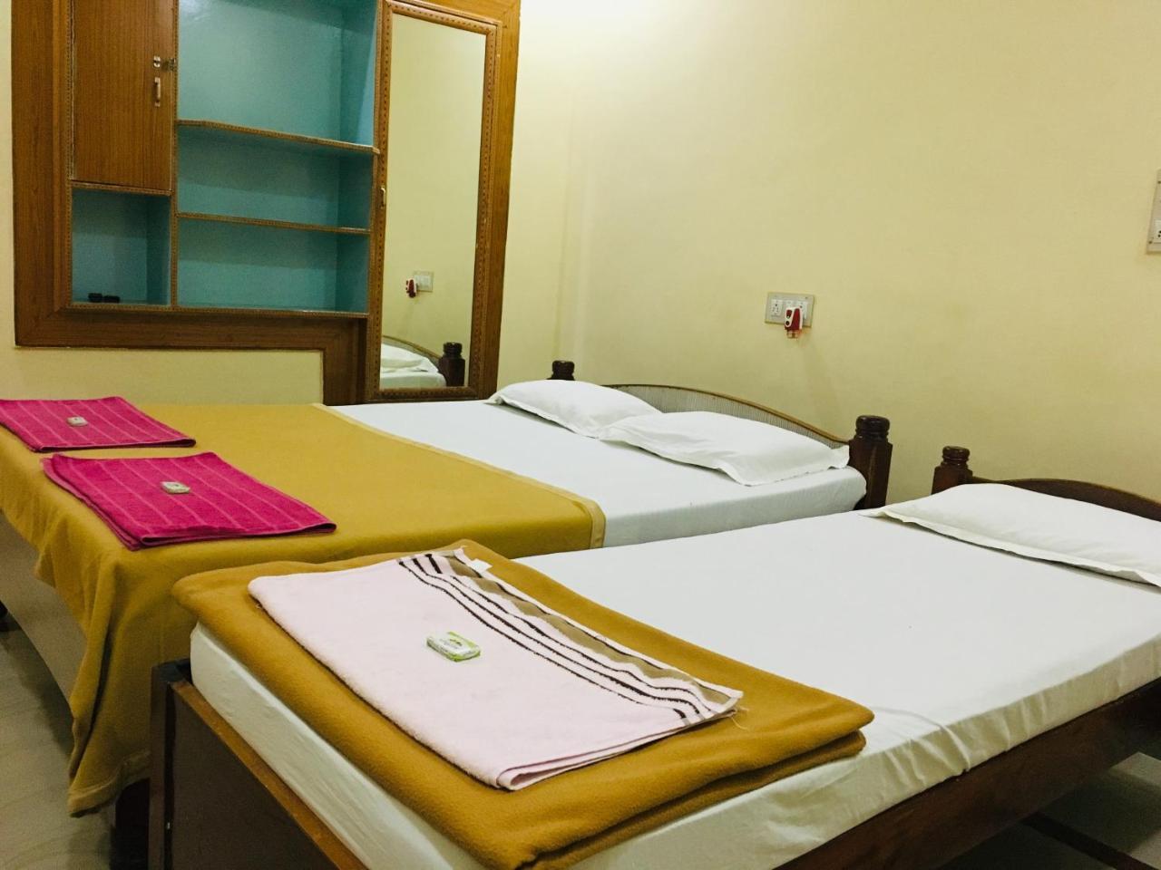 Hotel Varsha Hampi Kültér fotó